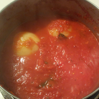 making pizza sauce