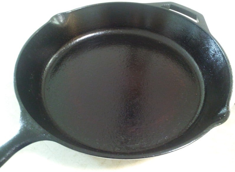 Cast iron pan