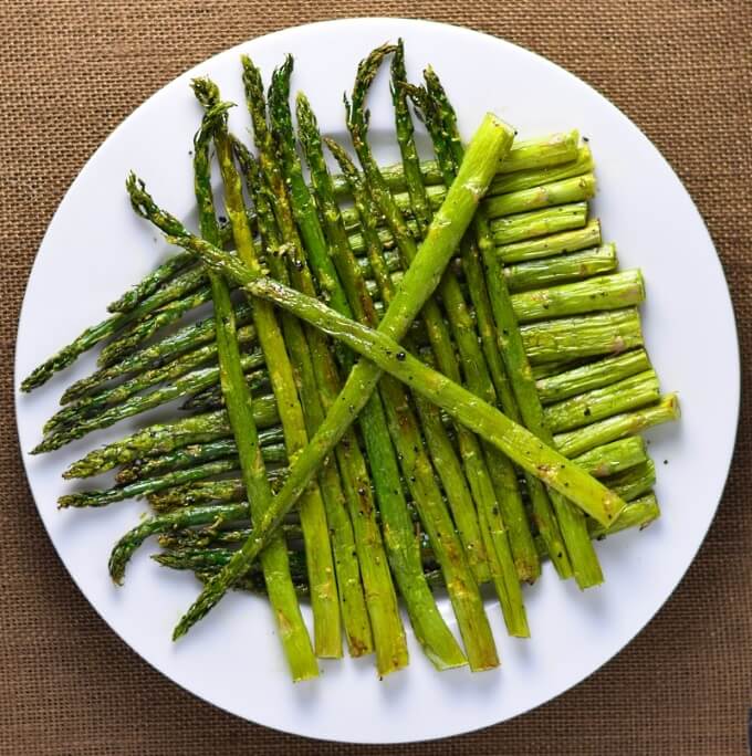 How to roast asparagus in oven above view