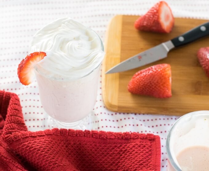 How to Make Strawberry Banana Milkshake 