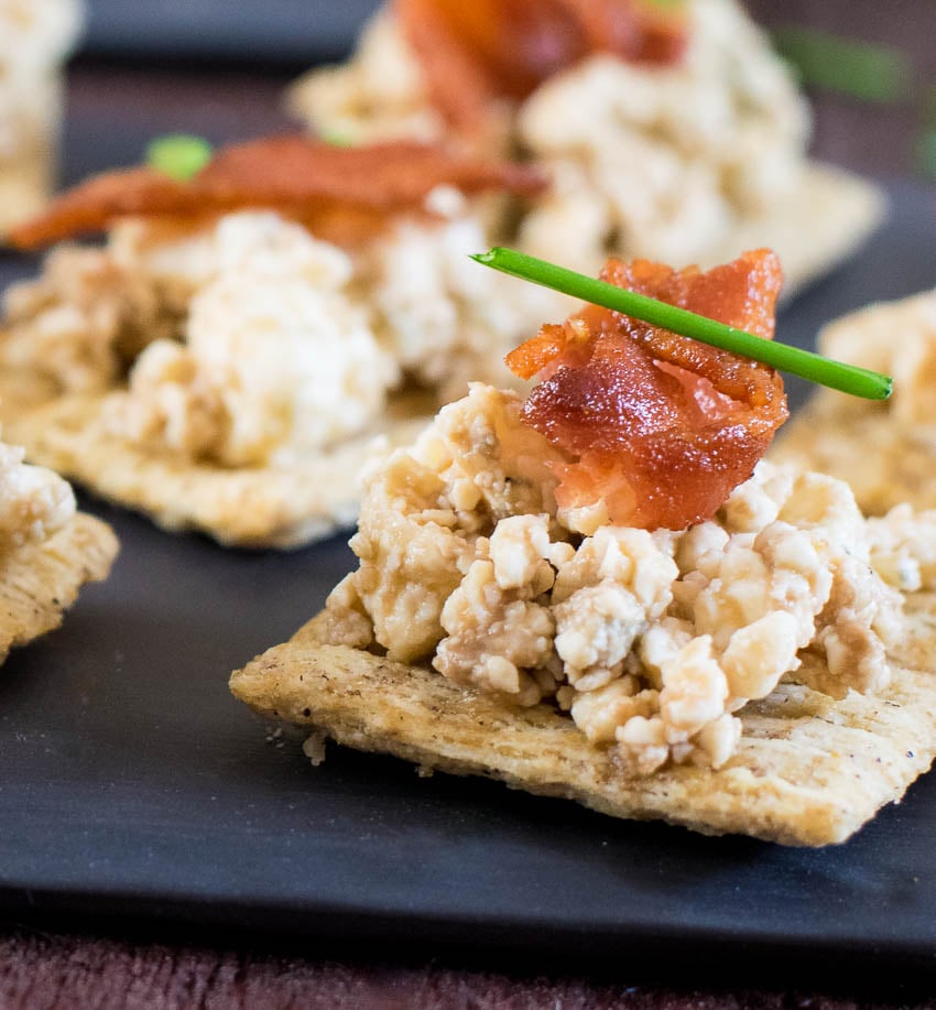 Blue-Cheese-Balsamic-and-Bacon-Easy-Triscuit-Appetizer