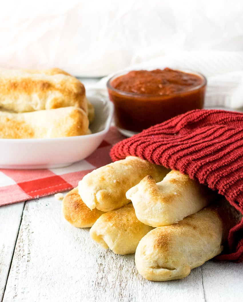 Easy Cheese Filled Breadsticks Recipe