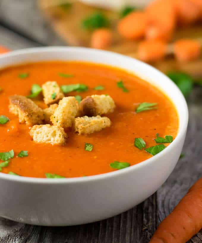 Healthy Roasted Red Pepper and Tomato Soup