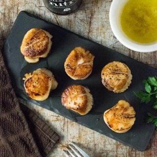 Pan-Seared Scallops with Garlic Butter