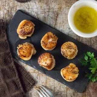 Pan-Seared Scallops with Garlic Butter