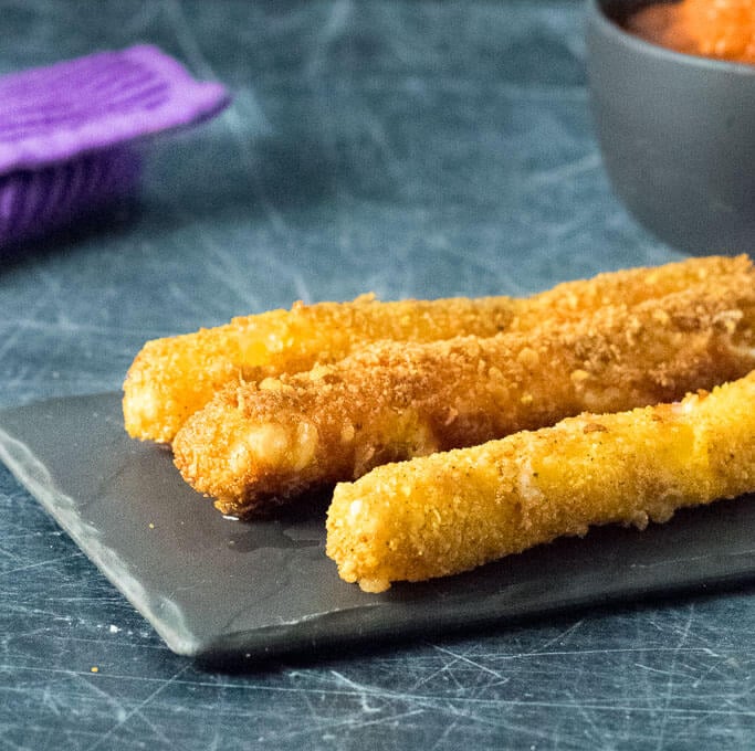 Mozzarella Sticks Recipe with Doritos