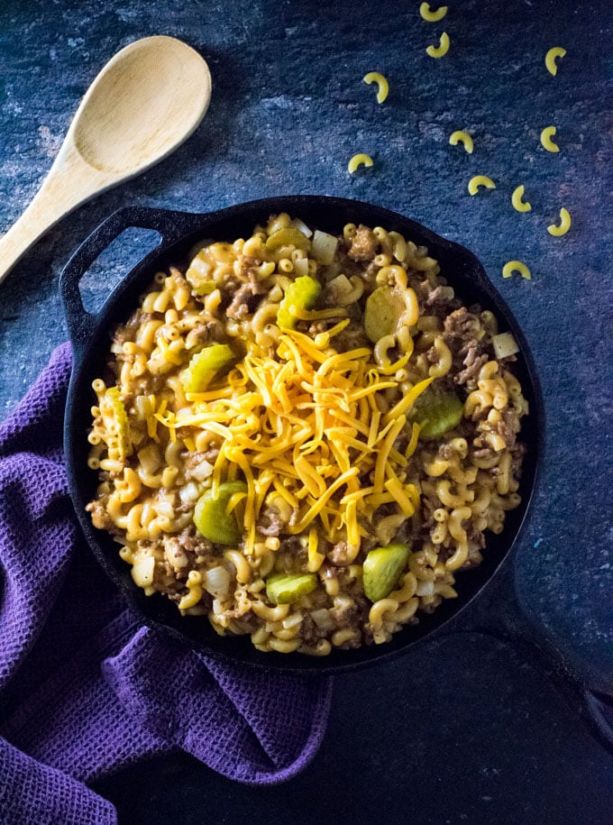 Cheeseburger Macaroni in skillet.