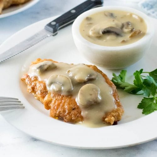 Chicken with mushroom gravy