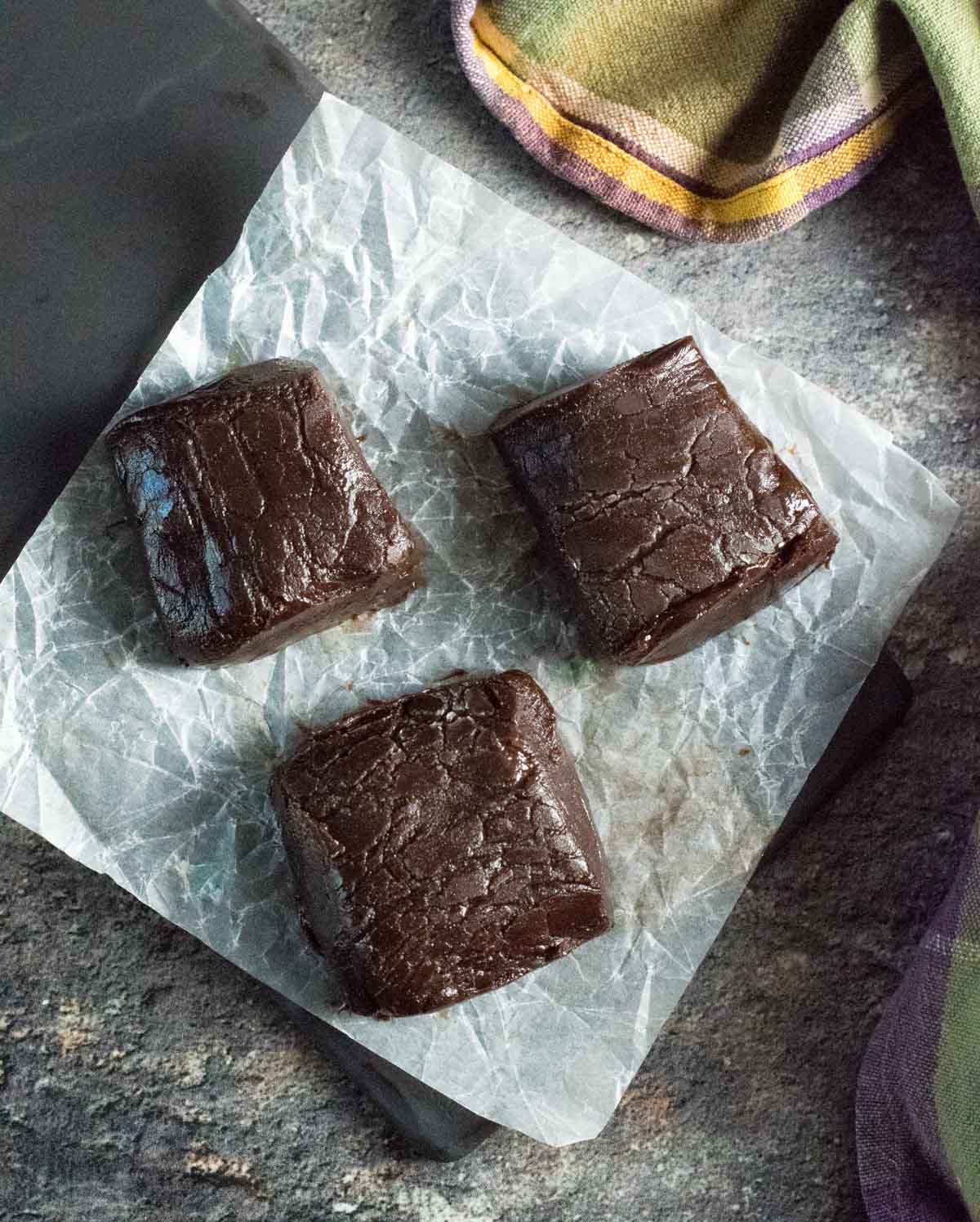 Easy chocolate fudge recipe.