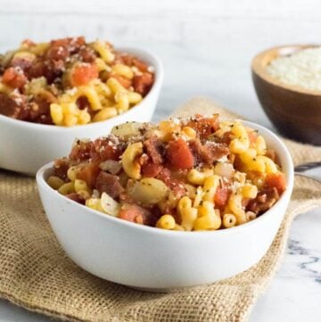 Macaroni and tomatoes recipe.