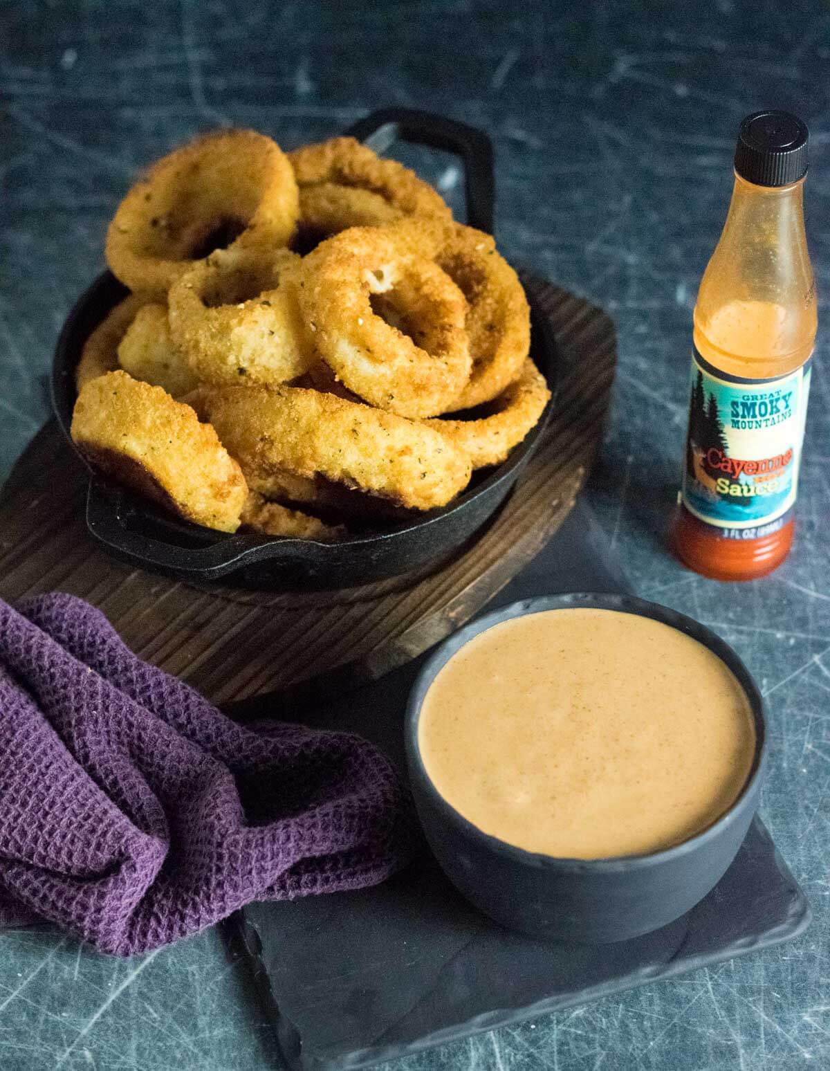 Spicy dipping sauce made with hot sauce.