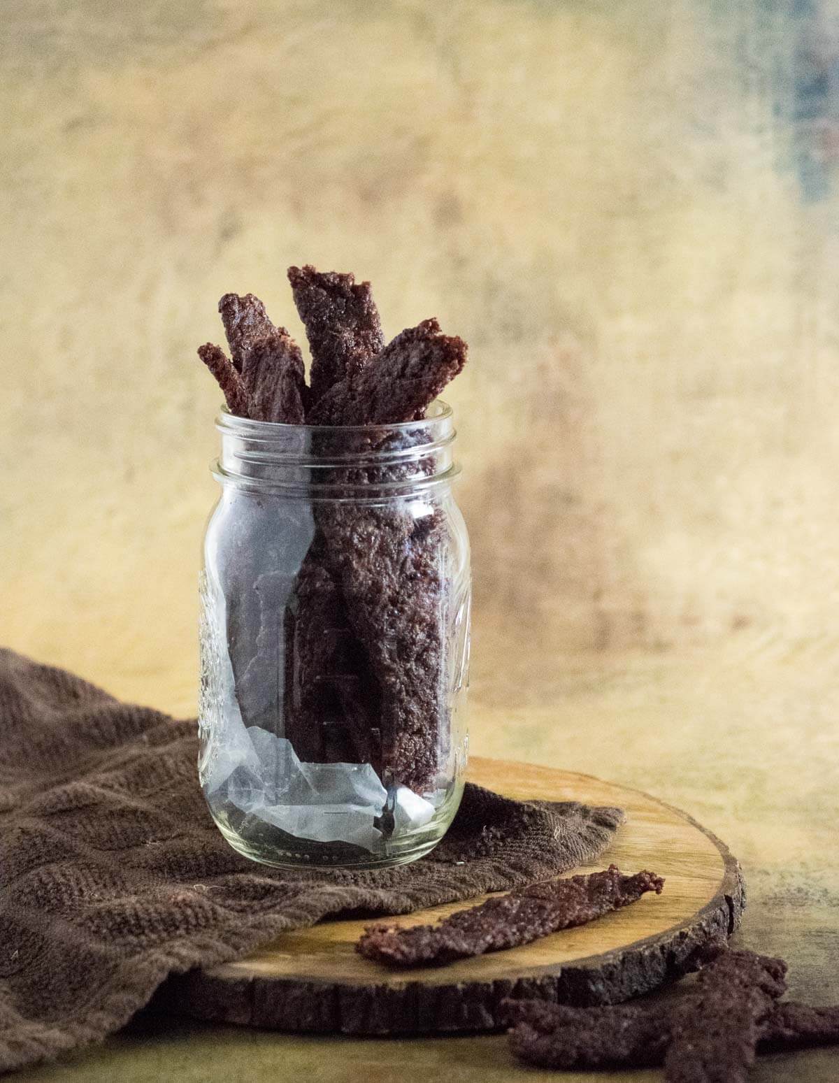 https://www.foxvalleyfoodie.com/wp-content/uploads/2022/10/ground-venison-jerky.jpg