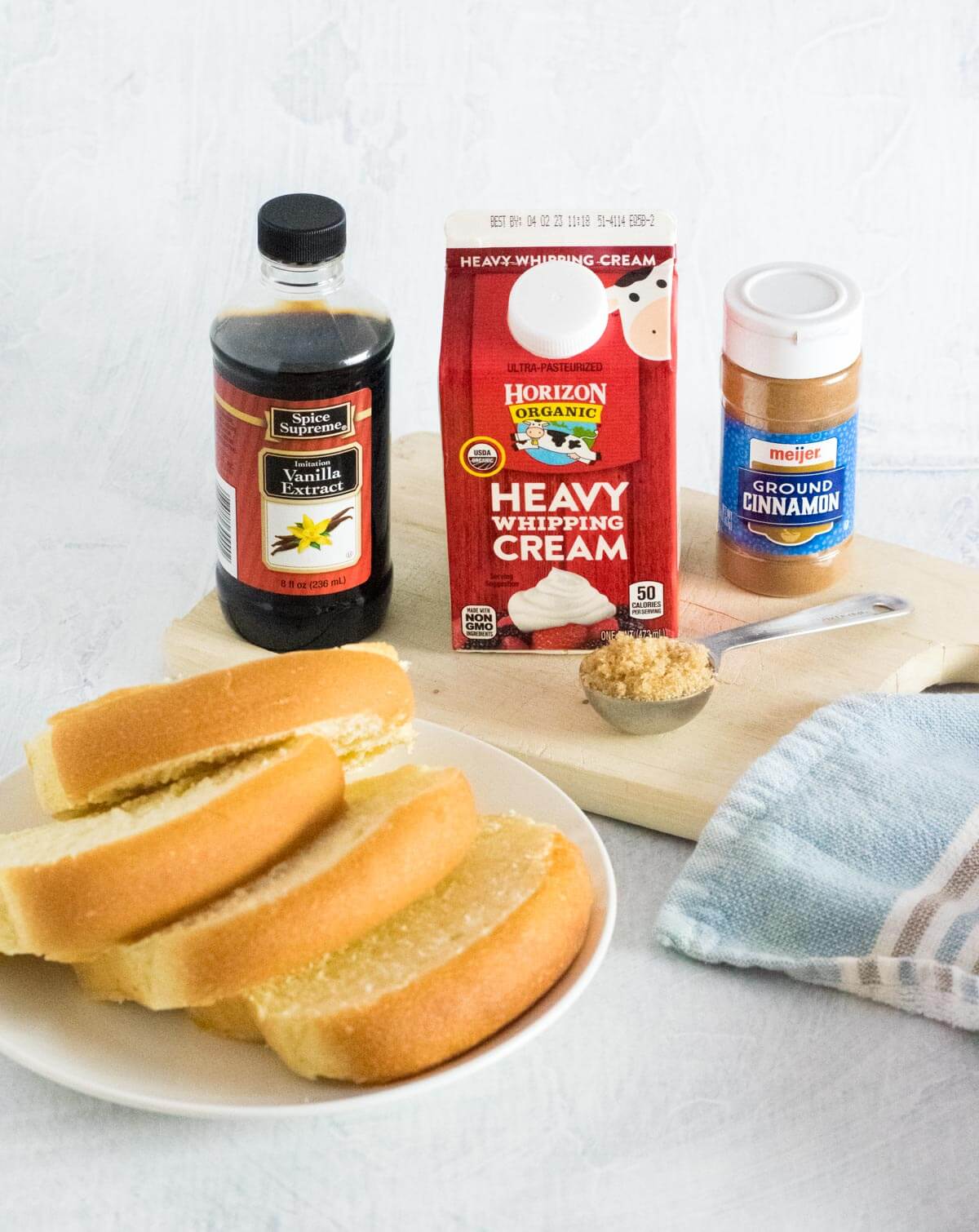 Eggless French toast ingredients.