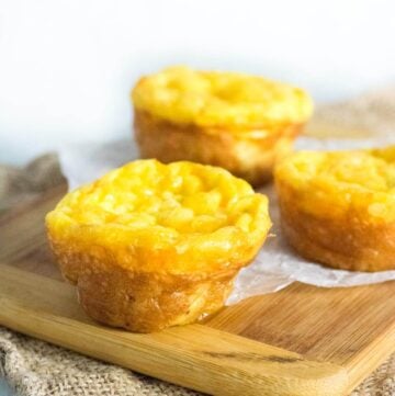 Cheesy bacon egg muffins recipe.